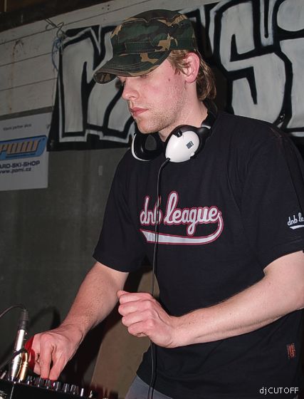 dj Cutoff in DNB league zinc shirt (DN2)